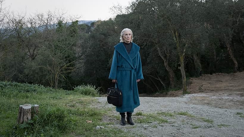 Susi Sánchez in Sunday's Illness (2018)