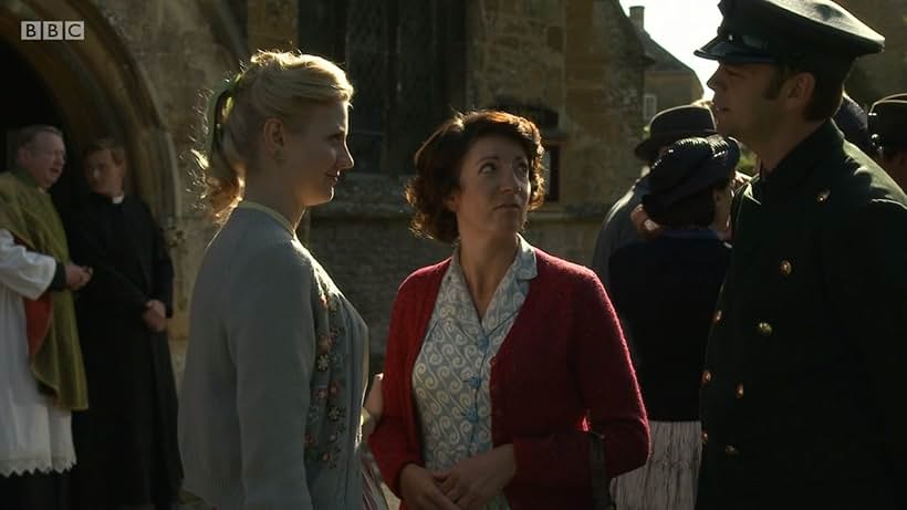 Katherine Dow Blyton, Rod Hallett, Mark Williams, Alex Price, and Kasia Koleczek in Father Brown (2013)