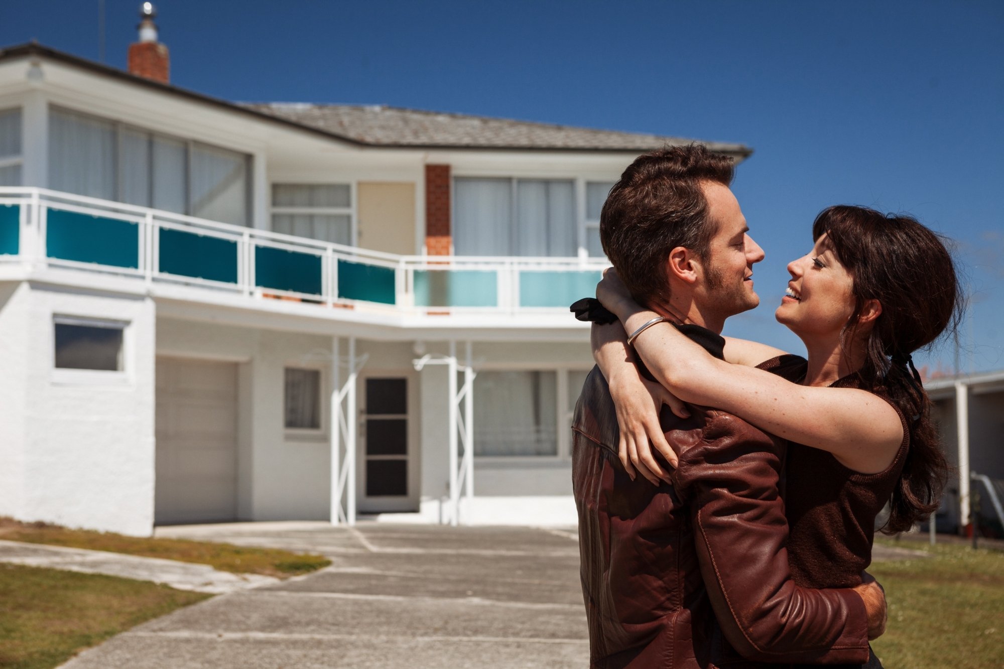 Antonia Prebble and David de Lautour in Westside (2015)