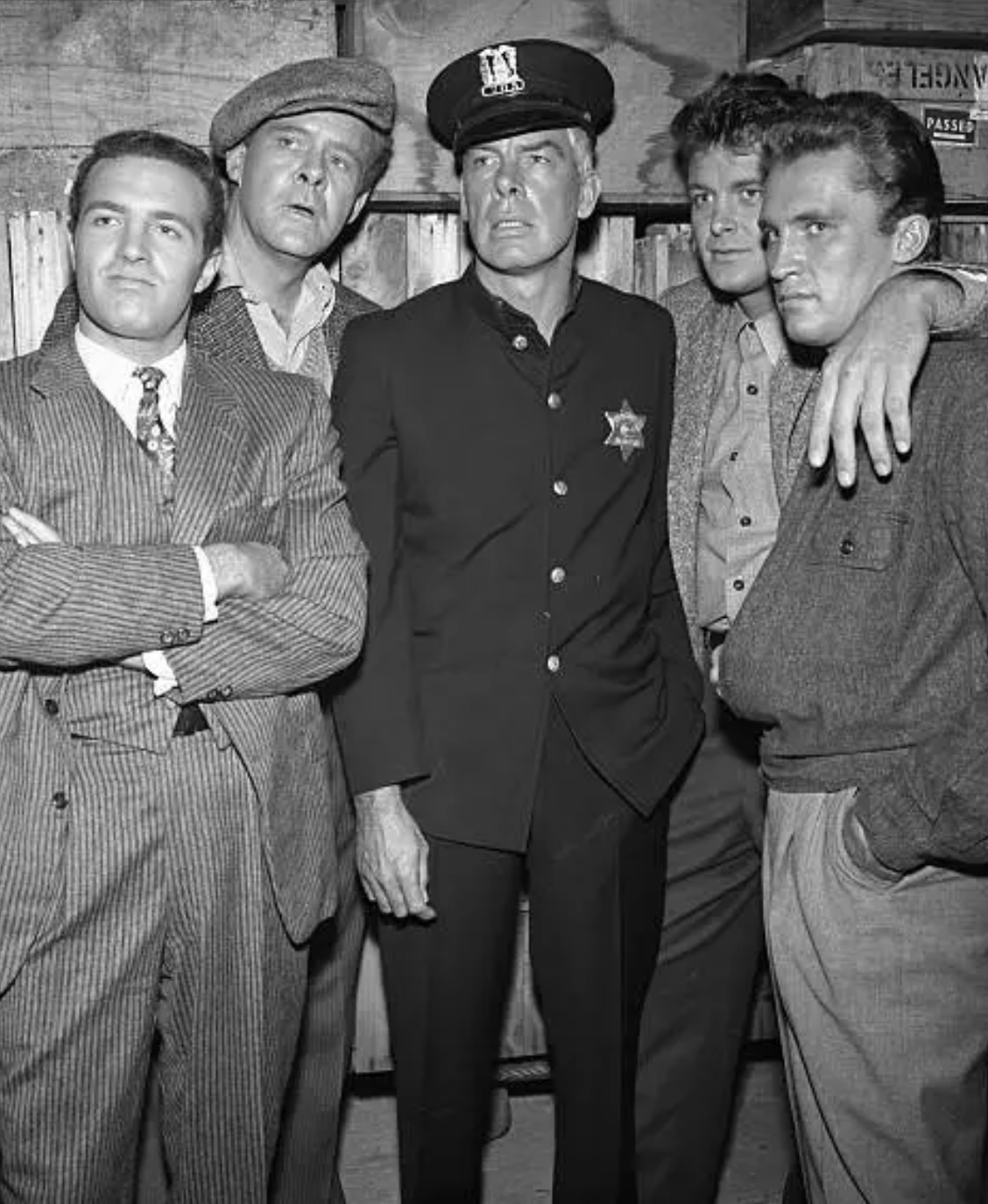 James Caan, Lee Marvin, Mark Allen, Roy Thinnes, and Michael Witney in A Fist of Five (1962)