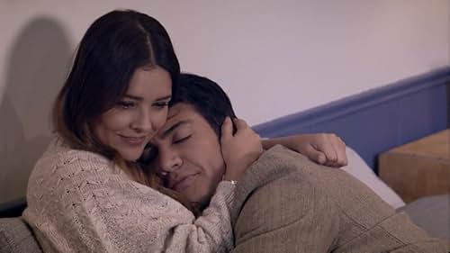 Andrés Palacios and Grettell Valdez in Tenías que ser tú (2018)