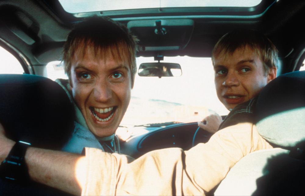 Llyr Ifans and Rhys Ifans in Twin Town (1997)