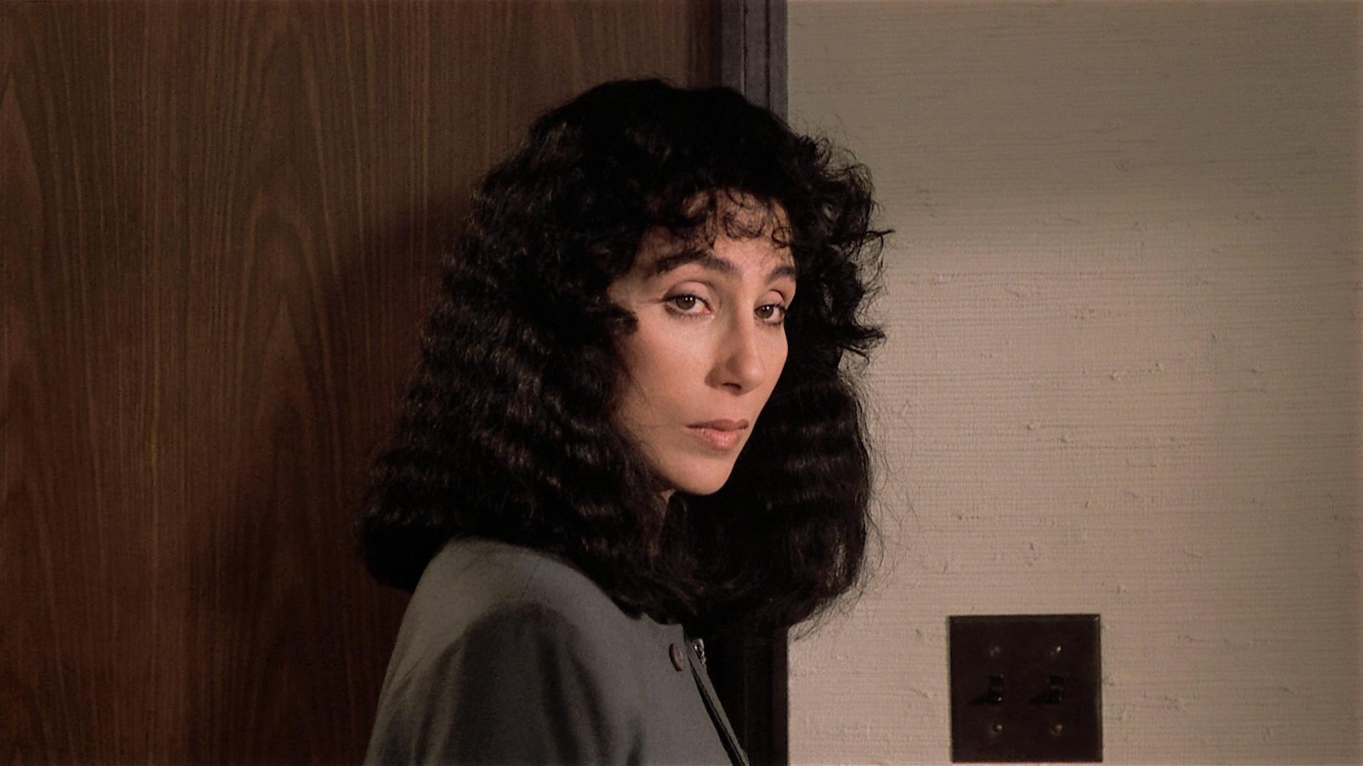 Cher in Suspect (1987)