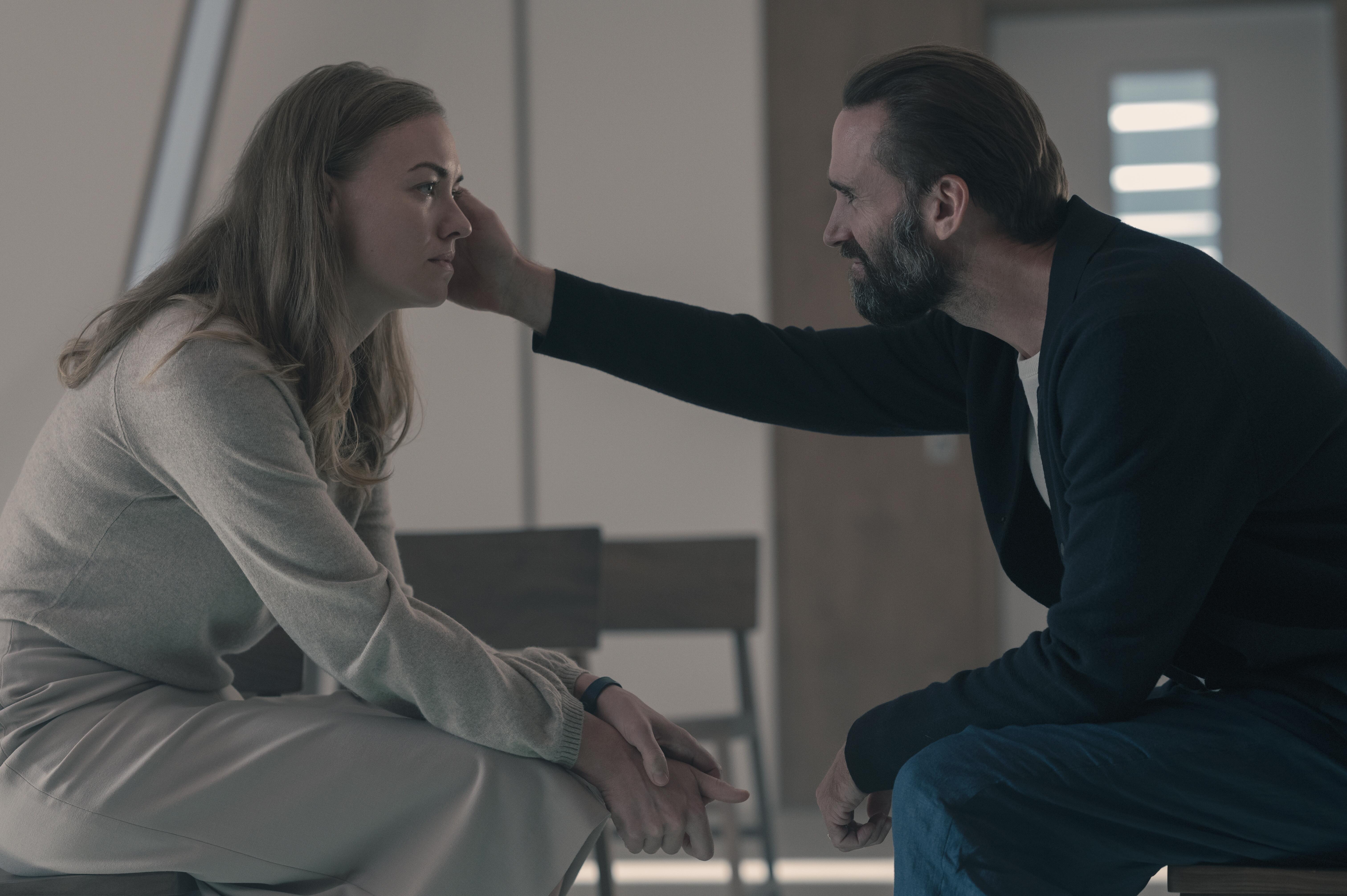 Joseph Fiennes and Yvonne Strahovski in The Handmaid's Tale (2017)