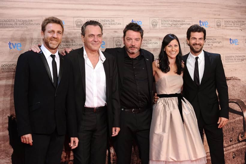 Juanjo Artero, Jose Coronado, Rodolfo Sancho, Enrique Urbizu, and Helena Miquel at an event for No Rest for the Wicked (2011)