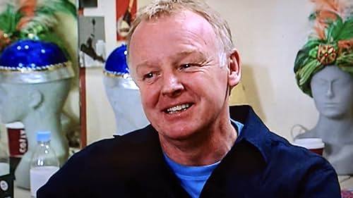 Les Dennis in Extras (2005)