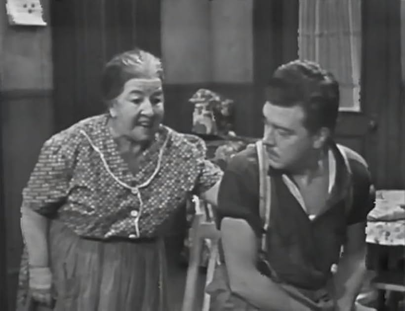 Amanda Alarie and Émile Genest in La famille Plouffe (1953)