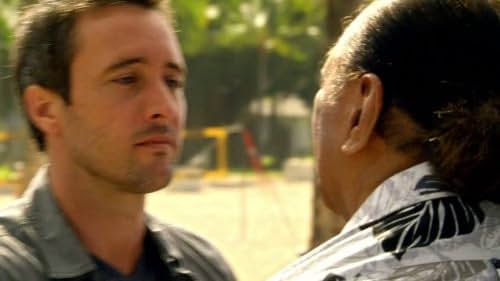 Al Harrington and Alex O'Loughlin in Hawaii Five-0 (2010)