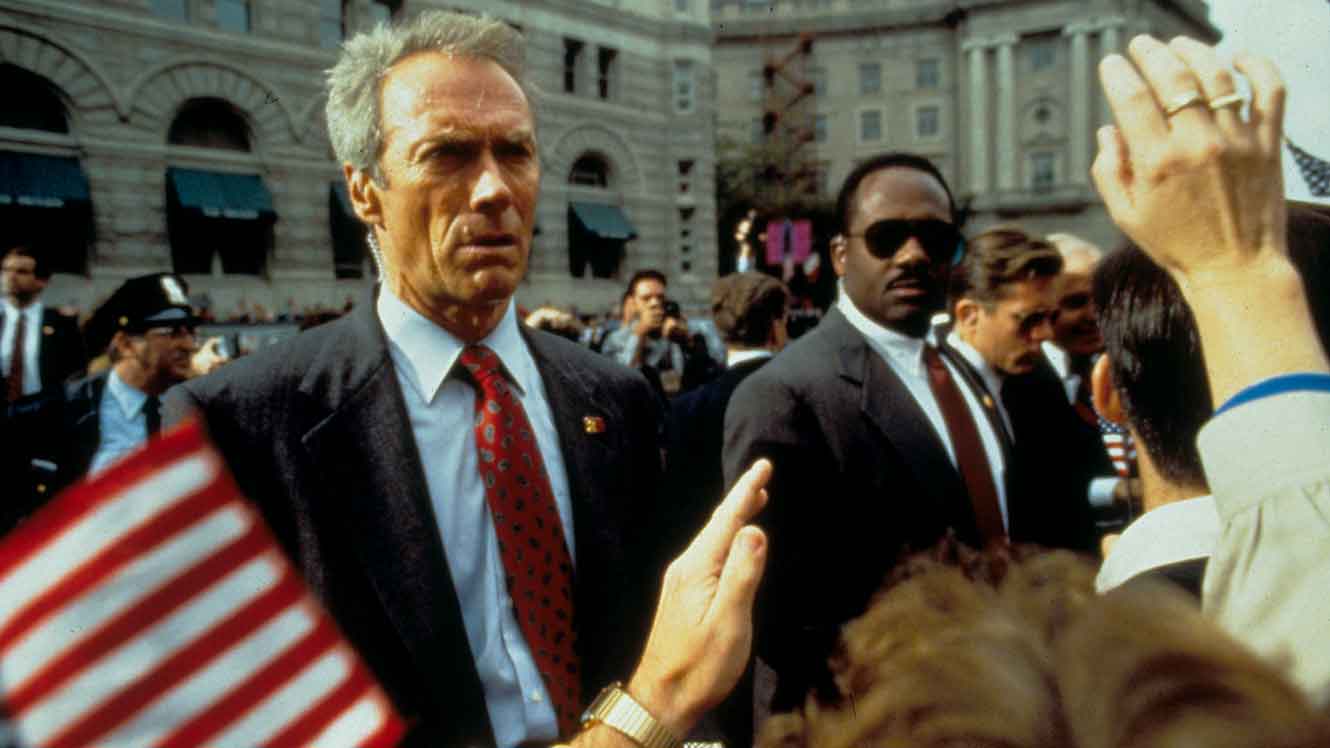 Clint Eastwood and Gregory Alan Williams in In the Line of Fire (1993)