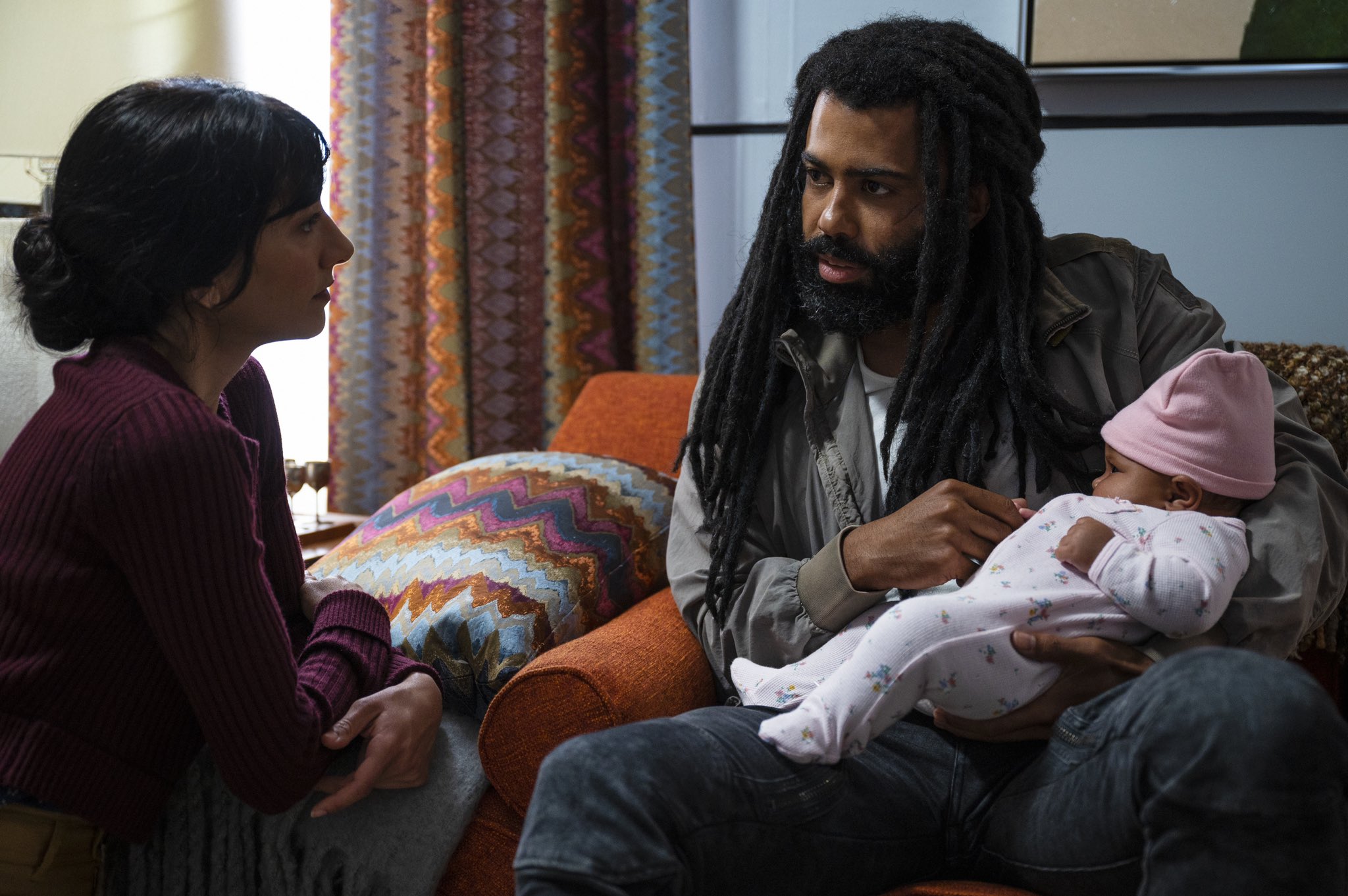 Sheila Vand and Daveed Diggs in Setting Itself Right (2022)