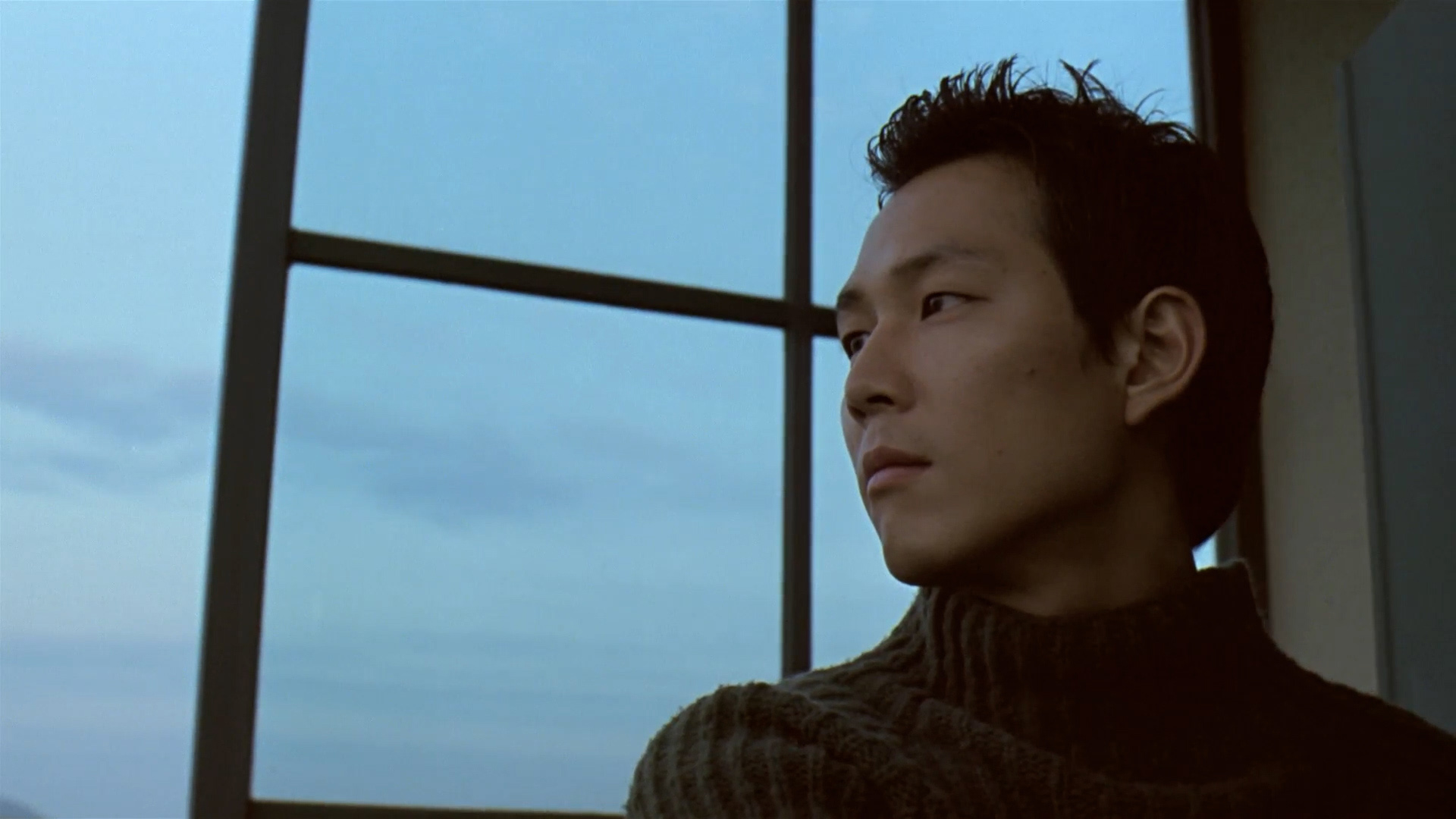 Lee Jung-jae in Il Mare (2000)