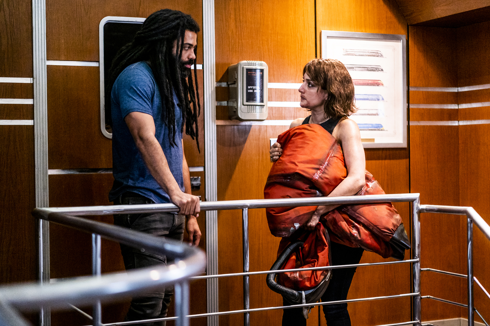 Archie Panjabi and Daveed Diggs in The Last to Go (2022)