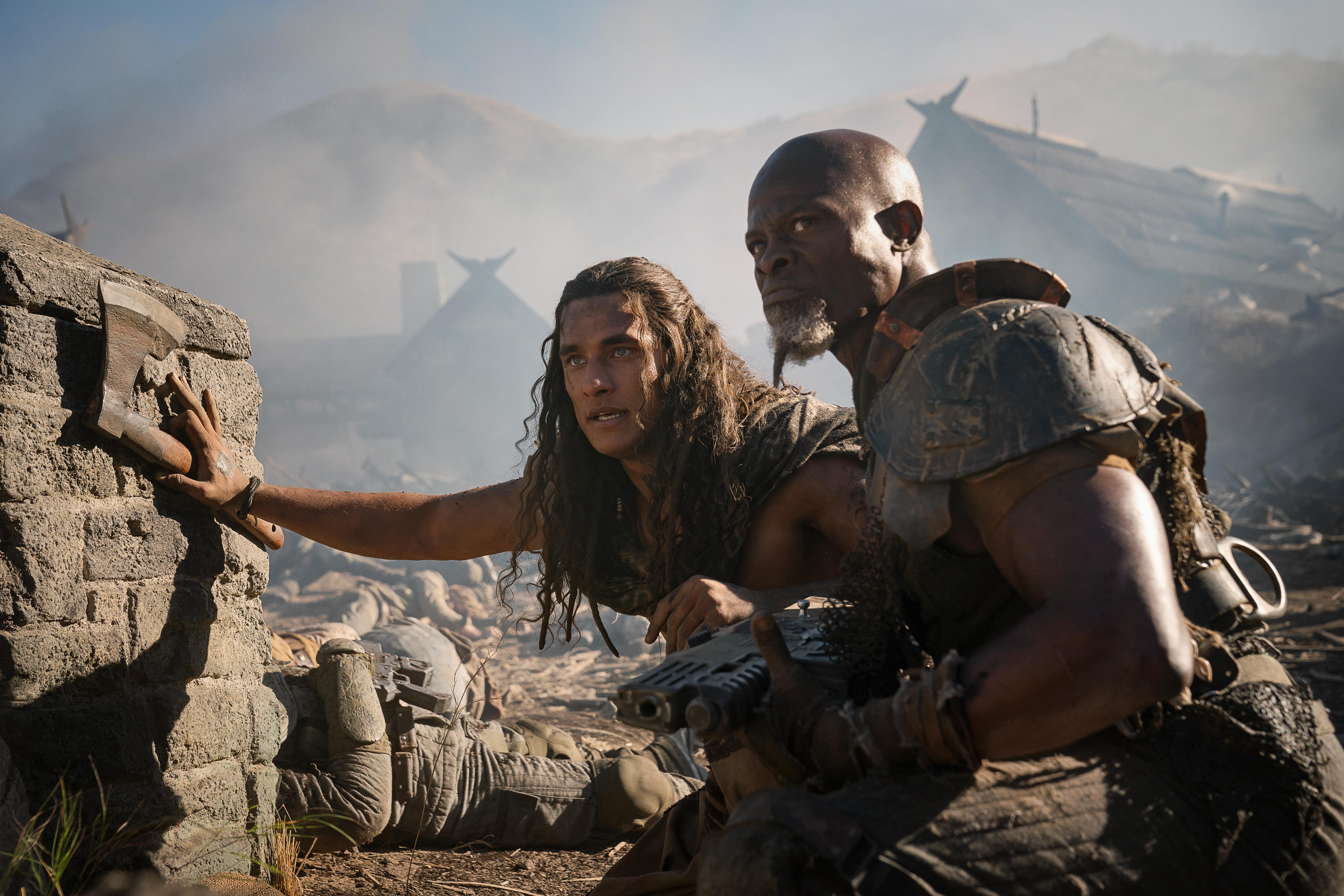 Djimon Hounsou and Staz Nair in Rebel Moon - Part Two: The Scargiver (2024)