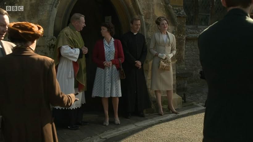 Katherine Dow Blyton, Nancy Carroll, Rod Hallett, and Mark Williams in Father Brown (2013)