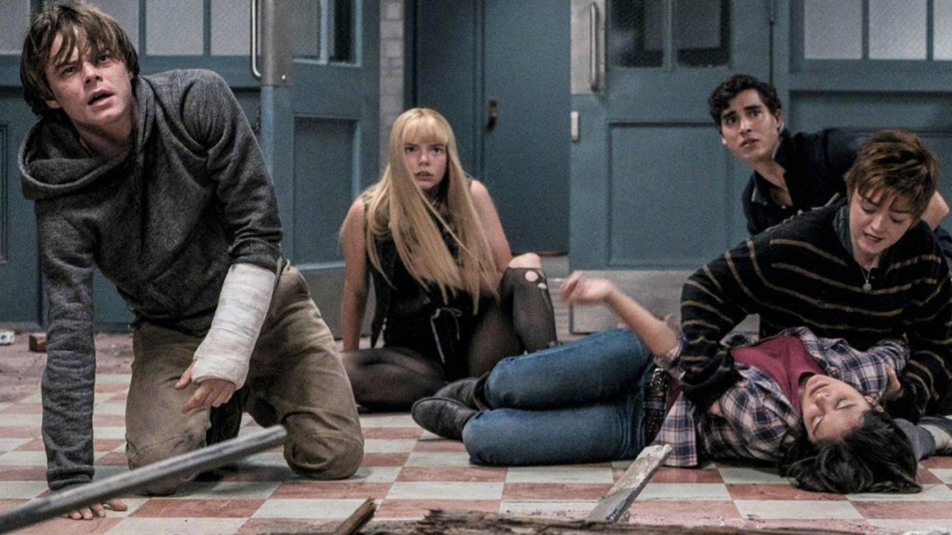 Maisie Williams, Anya Taylor-Joy, Charlie Heaton, Henrique Zaga, and Blu Hunt in The New Mutants (2020)