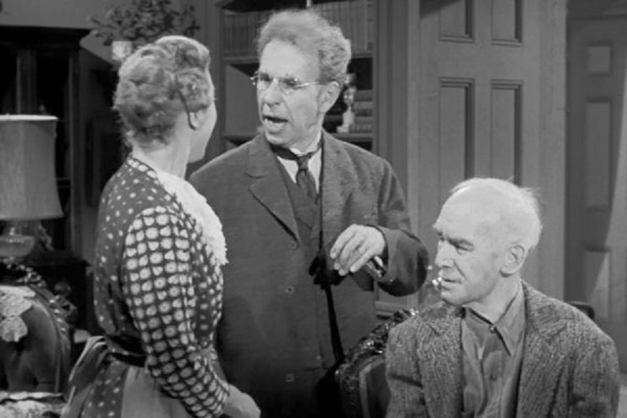 Hume Cronyn, James Gleason, and Carmen Mathews in Alfred Hitchcock Presents (1955)