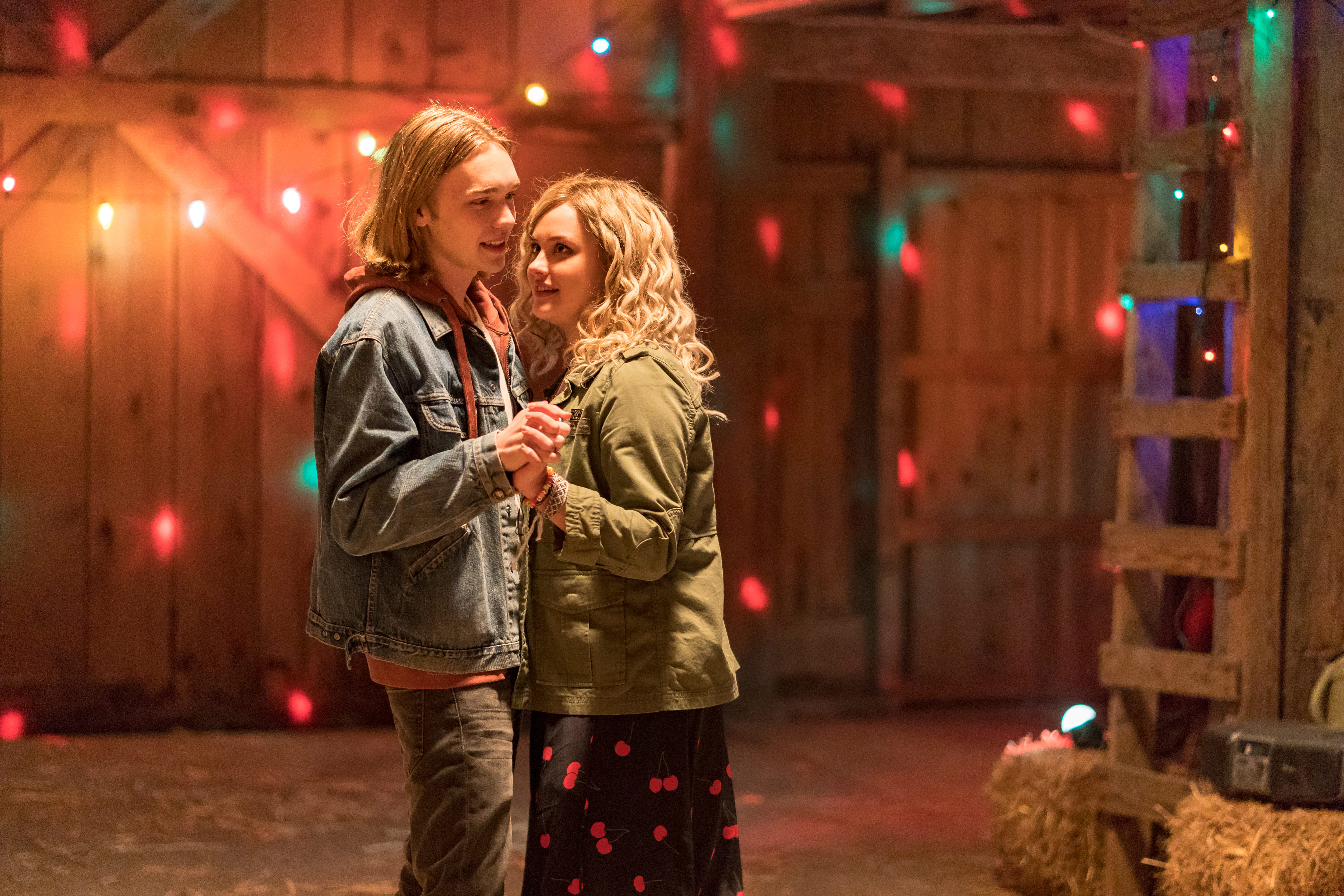 Charlie Plummer and Katherine Langford in Spontaneous (2020)