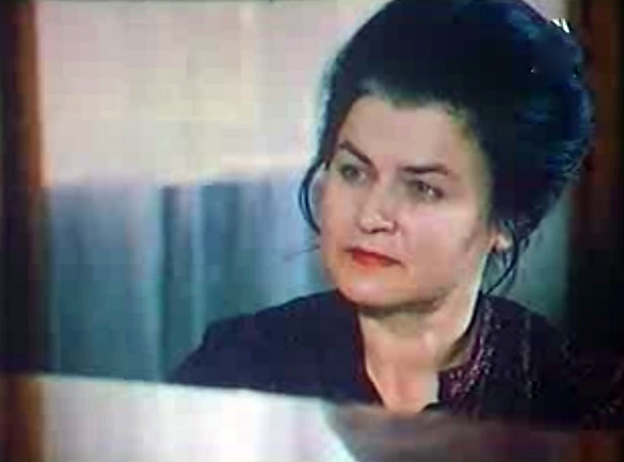 Nina Vode-Mokryak in Perekhodny vozrast (1981)