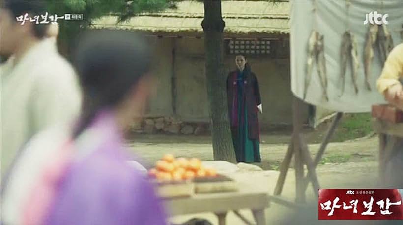 Yum Jung-ah and Kim Sae-ron in Mirror of the Witch (2016)