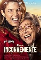 Juana Acosta and Kiti Mánver in El inconveniente (2020)
