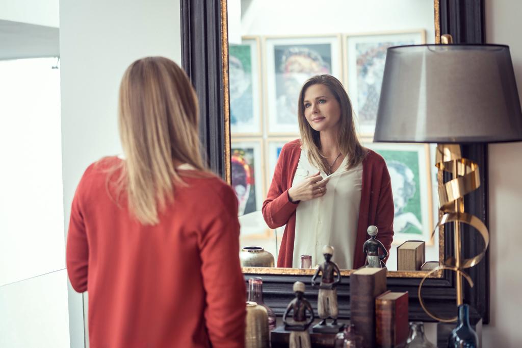 Sonya Smith in El Repatriado (2022)