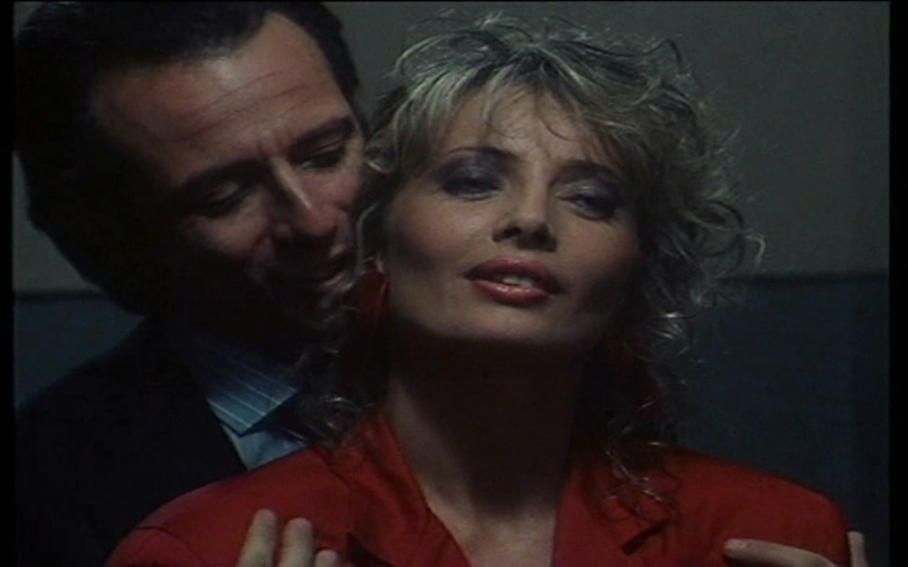 Margie Newton and Mattia Sbragia in La puritana (1989)