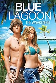 Indiana Evans and Brenton Thwaites in Blue Lagoon: Rettungslos verliebt (2012)