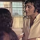 Leena Chandavarkar and Vinod Khanna in Qaid (1975)