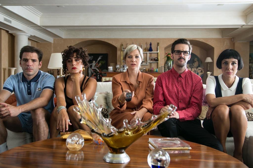 Yael Barnatán, Pilar Castro, Candela Peña, Jorge Monje, and Julián López in Age Of Monster (2015)