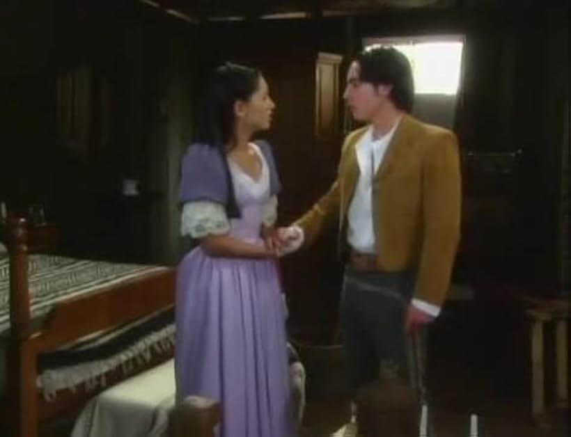 Bárbara Mori and Mauricio Ochmann in Azul tequila (1998)