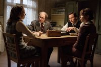 THE CONJURING 2, l-r: Vera Farmiga, Simon McBurney, Patrick Wilson, Frances O'Connor, 2016. ph: Matt Kennedy/©New Line Cinema