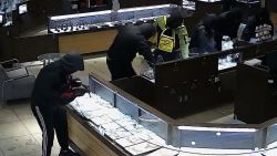 108888_JewelryRobbery0.jpg