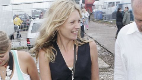 SOMERSET, UNITED KINGDOM - JUNE 24:  Super model Kate Moss seen at the first day of the Glastonbury Music Festival 2005 at Worthy Farm, Pilton on June 24, 2005 in Somerset, England. The festival runs until June 26.  (Photo by MJ Kim/Getty Images)