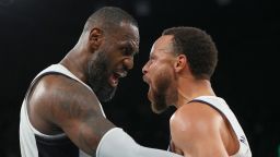 Paris 2024 Olympics - Basketball - Men's Semifinal - United States vs Serbia - Bercy Arena, Paris, France - August 08, 2024.
Lebron James of United States and Stephen Curry of United States celebrate after the match. REUTERS/Brian Snyder