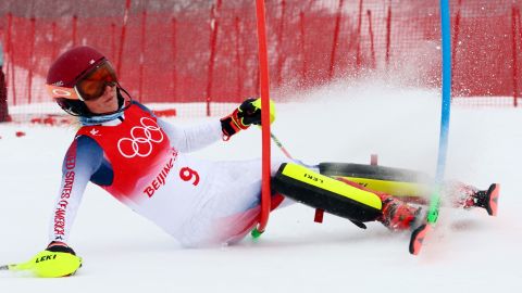 2022 Beijing Olympics - Alpine Skiing - Women's Alpine Combined Slalom - National Alpine Skiing Centre, Yanqing district, Beijing, China - February 17, 2022. 
Mikaela Shiffrin of the United States falls during her run. REUTERS/Denis Balibouse