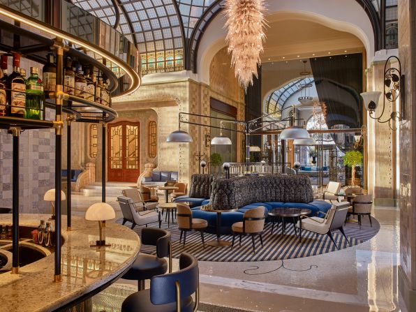 <strong>Golden age: </strong>The hotel’s <a href="https://www.fourseasons.com/budapest/spa/" target="_blank"><strong>MÚZSA</strong></a> bar is designed to transport visitors to Budapest’s turn-of-the-20th-century glory days.