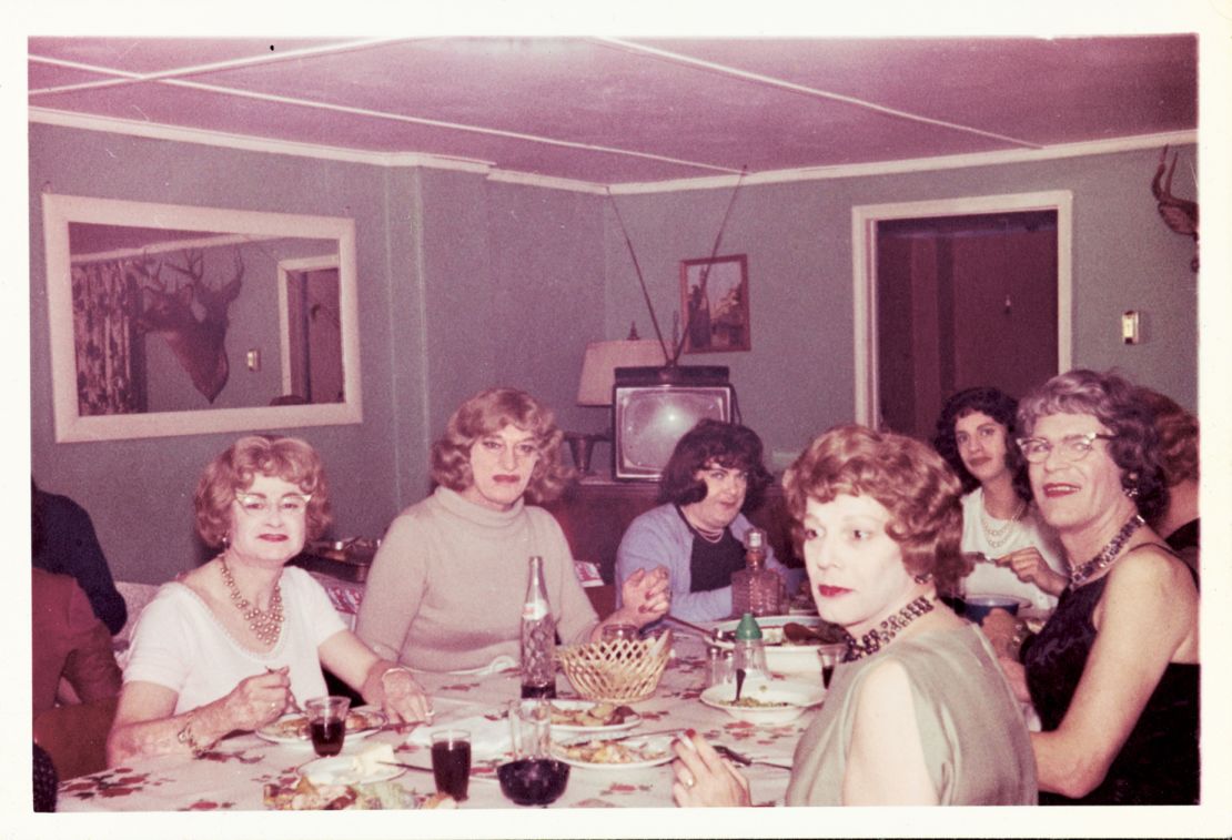 A dinner at Casa Susanna circa 1961, with guests including "Transvestia" publisher Virginia Prince (far left).