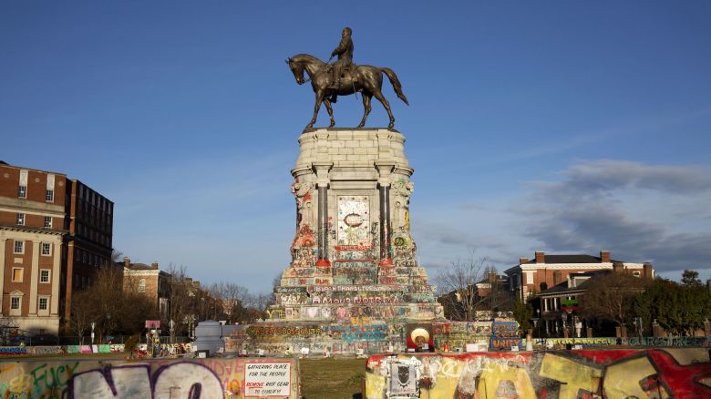 Streets are closed around the Robert E. Lee statue ahead of expected protests in Richmond, Virginia on January 17, 2021. - In addition to the heavy security presence in the US capital, law enforcement was out in force at statehouses around the country to ward off potential political violence. Security officials have warned that armed pro-Trump extremists, possibly carrying explosives, pose a threat to Washington as well as state capitals over the coming week. (Photo by Ryan M. Kelly / AFP) (Photo by RYAN M. KELLY/AFP via Getty Images)