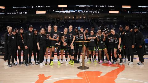 ELMONT, NY - JUNE 25: Minnesota Lynx pose for a photo after the game against the New York Liberty during the 2024 Commissioner's Cup Championship on June 25, 2024 at the UBS Arena in Elmont, New York. NOTE TO USER: User expressly acknowledges and agrees that, by downloading and or using this photograph, user is consenting to the terms and conditions of the Getty Images License Agreement. Mandatory Copyright Notice: Copyright 2024 NBAE (Photo by Catalina Fragoso/NBAE via Getty Images)