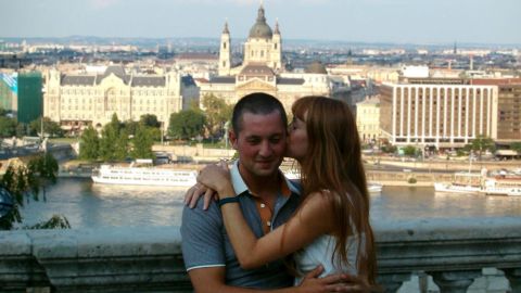 Canadian visitor Bianca Gignac met Italian local Alessandro Morelli in Italy's Cinque Terre region in 2003. She decided to extend her time in Italy to spend more time with him.