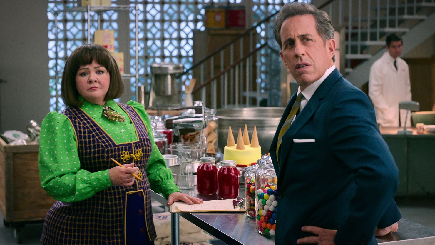 Jerry Seinfeld (with Melissa McCarthy) in the new movie "Unfrosted." Seinfeld has spoken out about the challenges facing TV comedy.