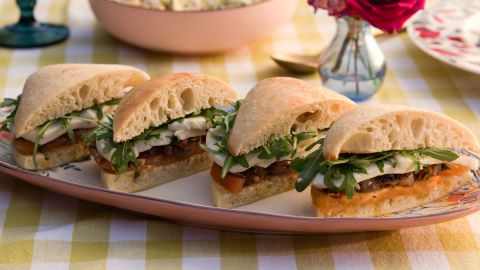 VB1213_Smoky-Caprese-Sandwiches_s4x3.jpg