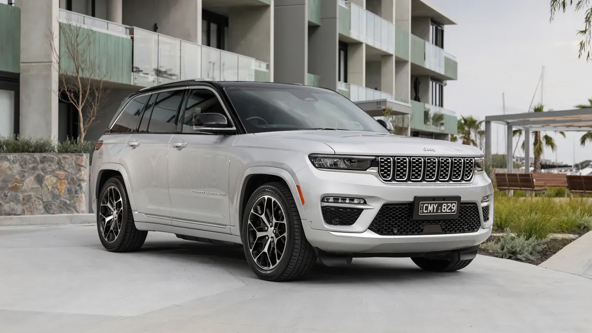 Jeep Grand Cherokee Showroom