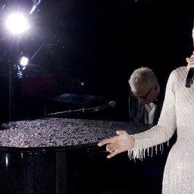 Céline Dion zakončila slavnostní zahájení letní olympiády v Paříži. 