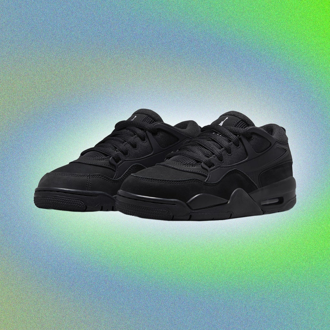 L'Air Jordan 4 RM Black Cat è il reboot di una grande sneaker degli anni 2000