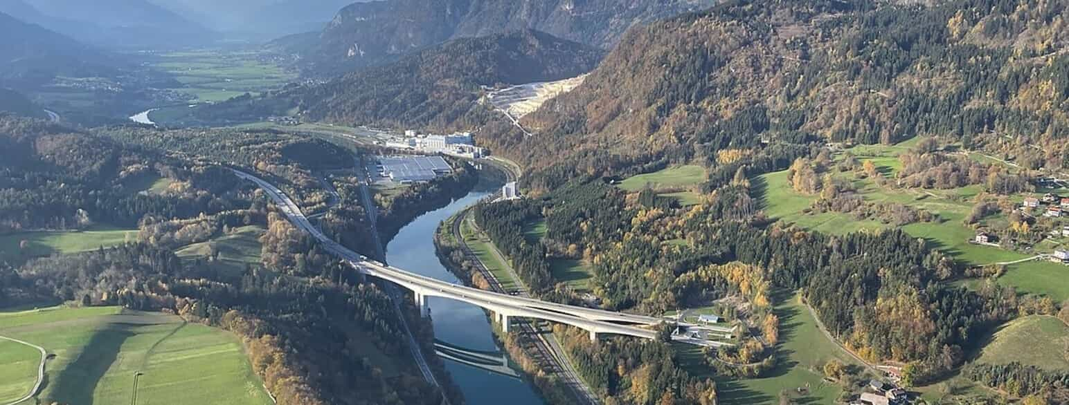 Drava tæt på byen Villach i Østrig - hvor floden hedder Drau.