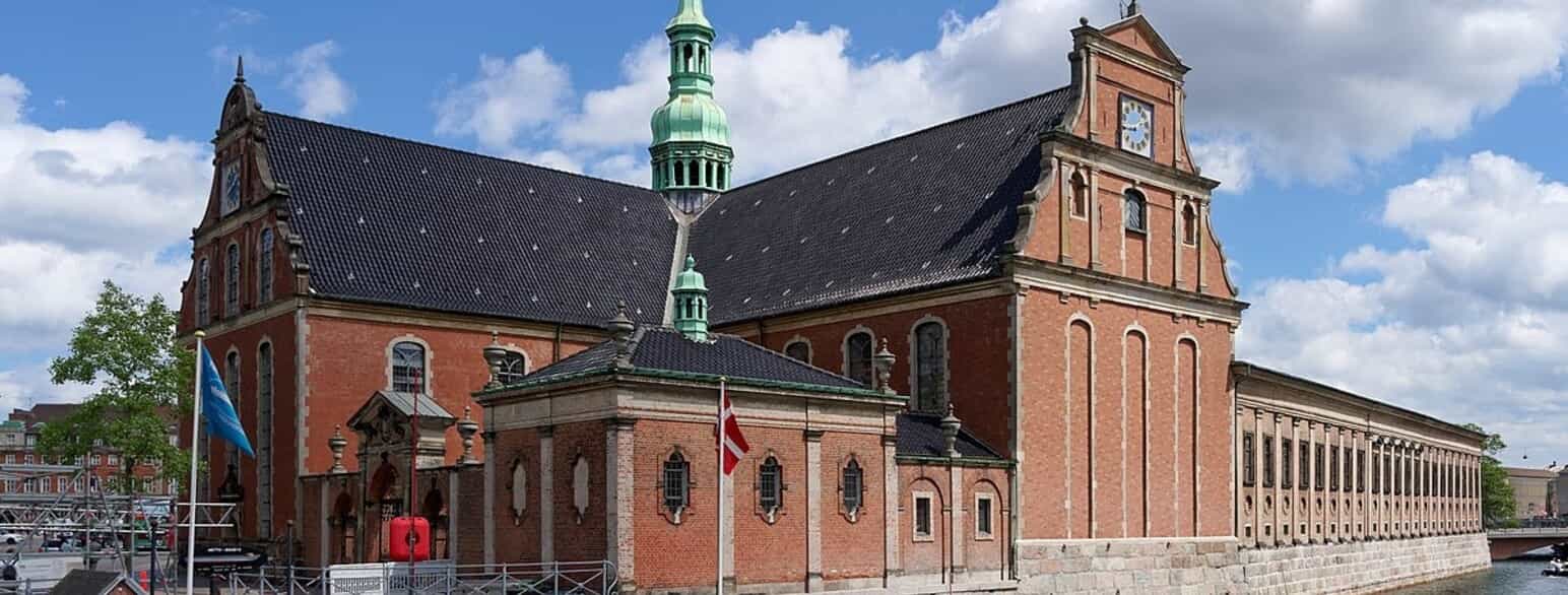 Holmens Kirke er et enestående eksempel på renæssancens pragtkirker i København. Foto fra 2022