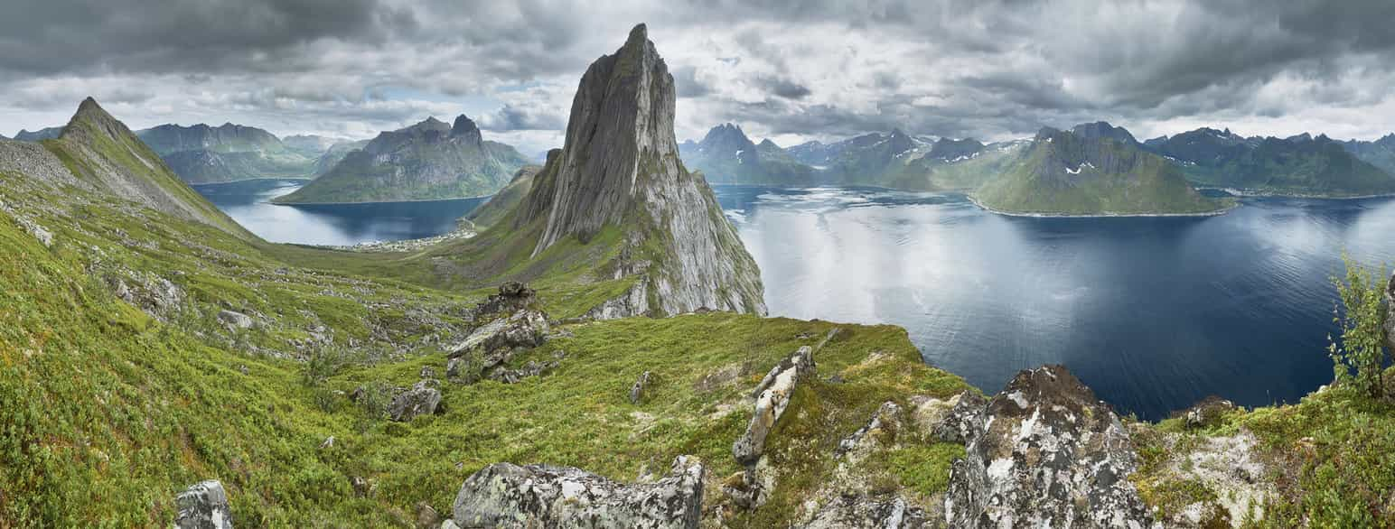 Øyfjorden og Mefjorden på Senja