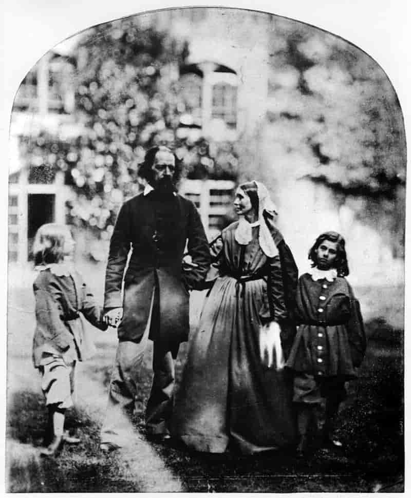 Alfred Tennyson med familie cirka 1862