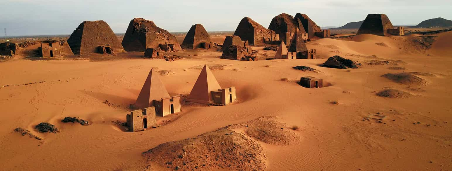 Pyramidane i Begrawiya (Meroe) 